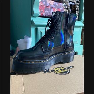 Brand new pair of Dr marten holographic platforms!